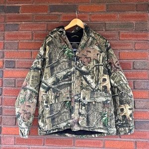 Size medium "break-up Infiniti" style hooded hunting jacket by Mossy Oak.